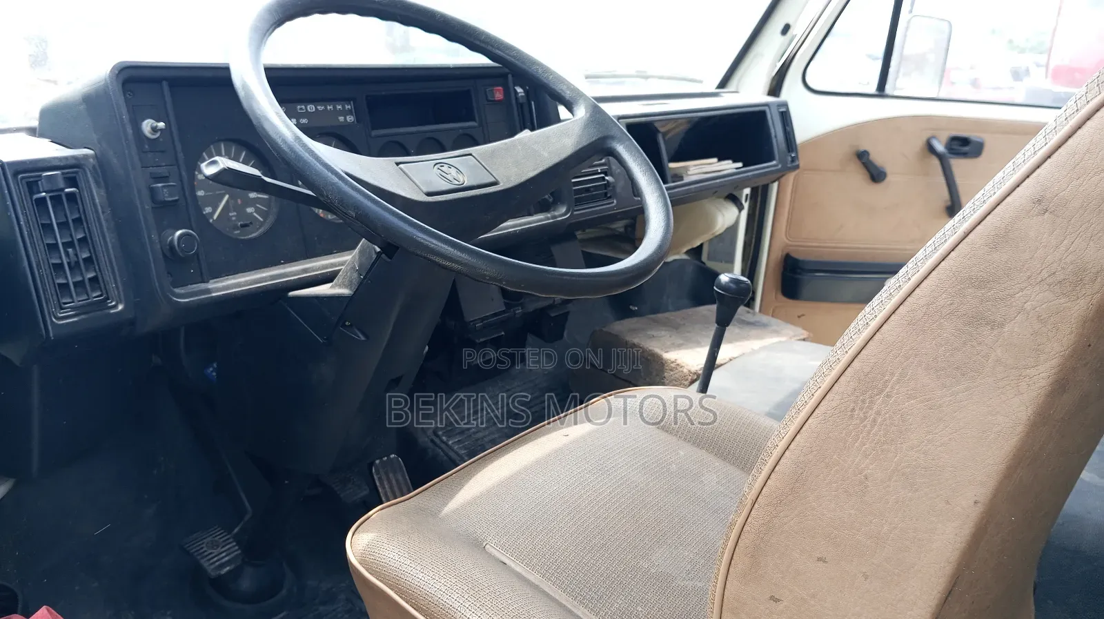 Volkswagen LT 2000 White