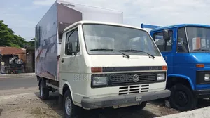 Photo - Volkswagen LT 2000 White