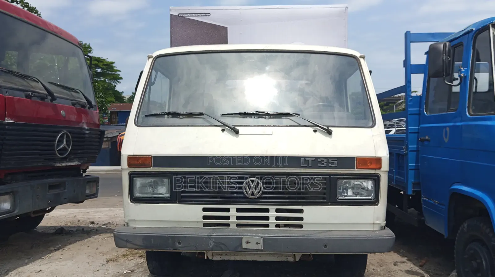 Volkswagen LT 2000 White