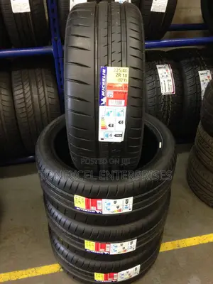 225/40/18 Michelin