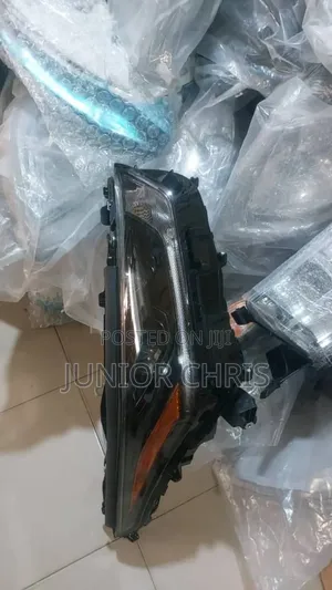 1 Set Head Lamp Toyota Highlander 2022 Available