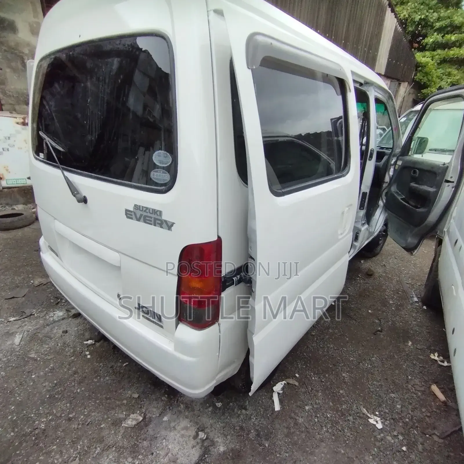 Suzuki Every 2005 White