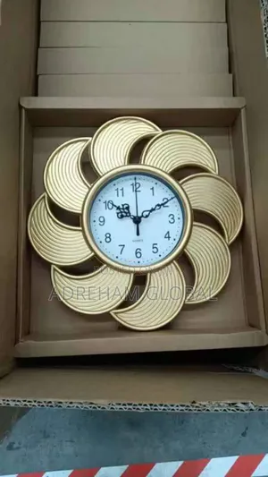 Beautiful Wall Clock in Different Designs and Shape.