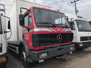 Mercedes 1722 27fit Red Head