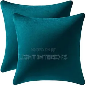 100% Fiber Throw Pillows