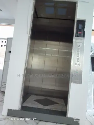 Commercial Goods Lift