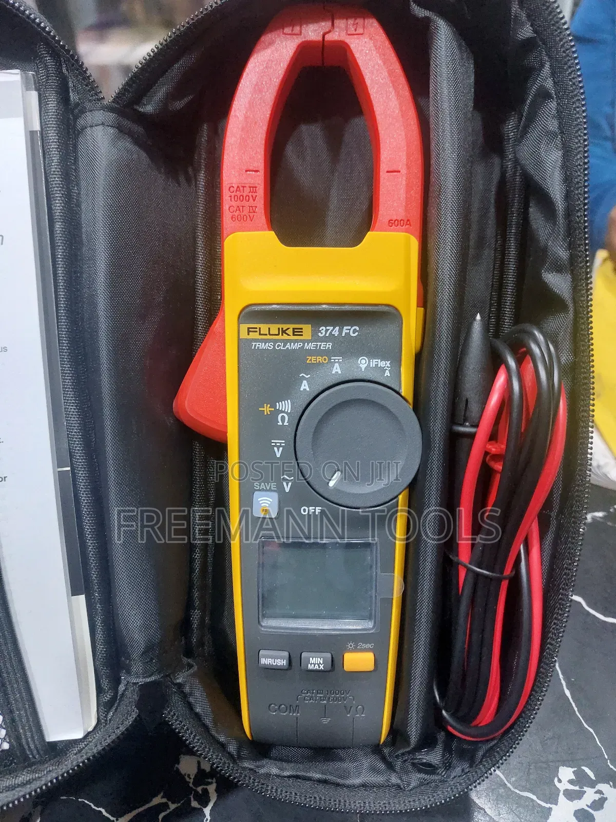 Fluke 374FC True-RMS AC-DC Clamp Meter