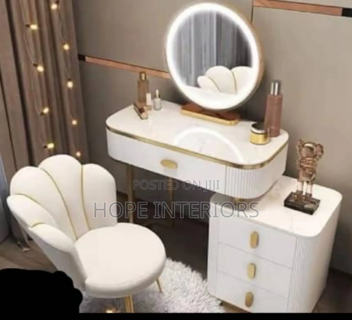 Dressing Mirror With Stools and Drawers