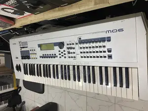 Yamaha Mo6