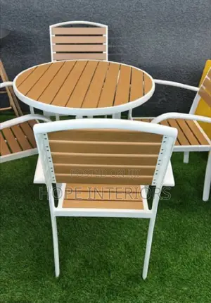 Out Door Seaters With Table