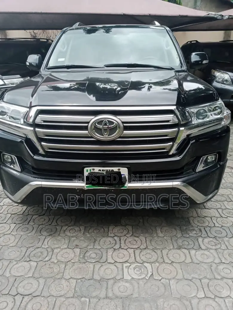Toyota Landcruiser Rent or Hire