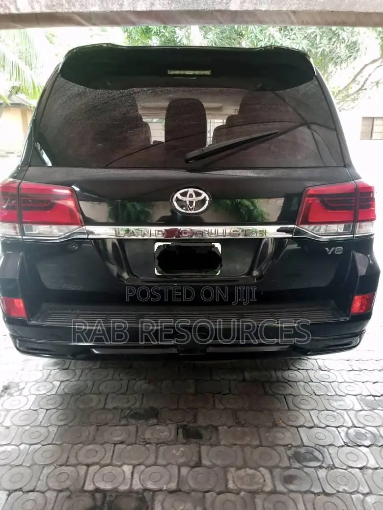 Toyota Landcruiser Rent or Hire