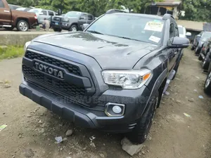Toyota Tacoma SR5 2018 Gray