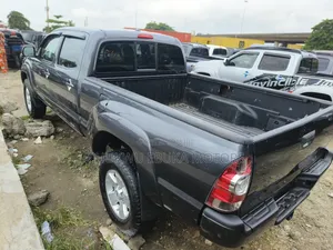 Toyota Tacoma Double Cab V6 2010 Gray
