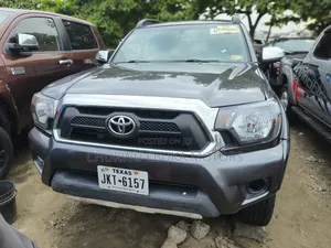 Toyota Tacoma 2015 Gray