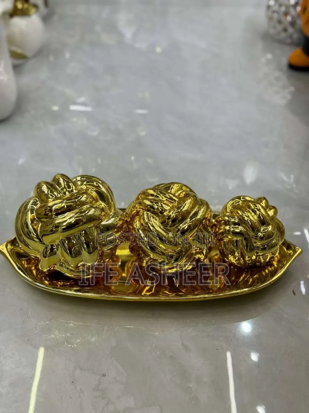 Table Shelf Decor 0001