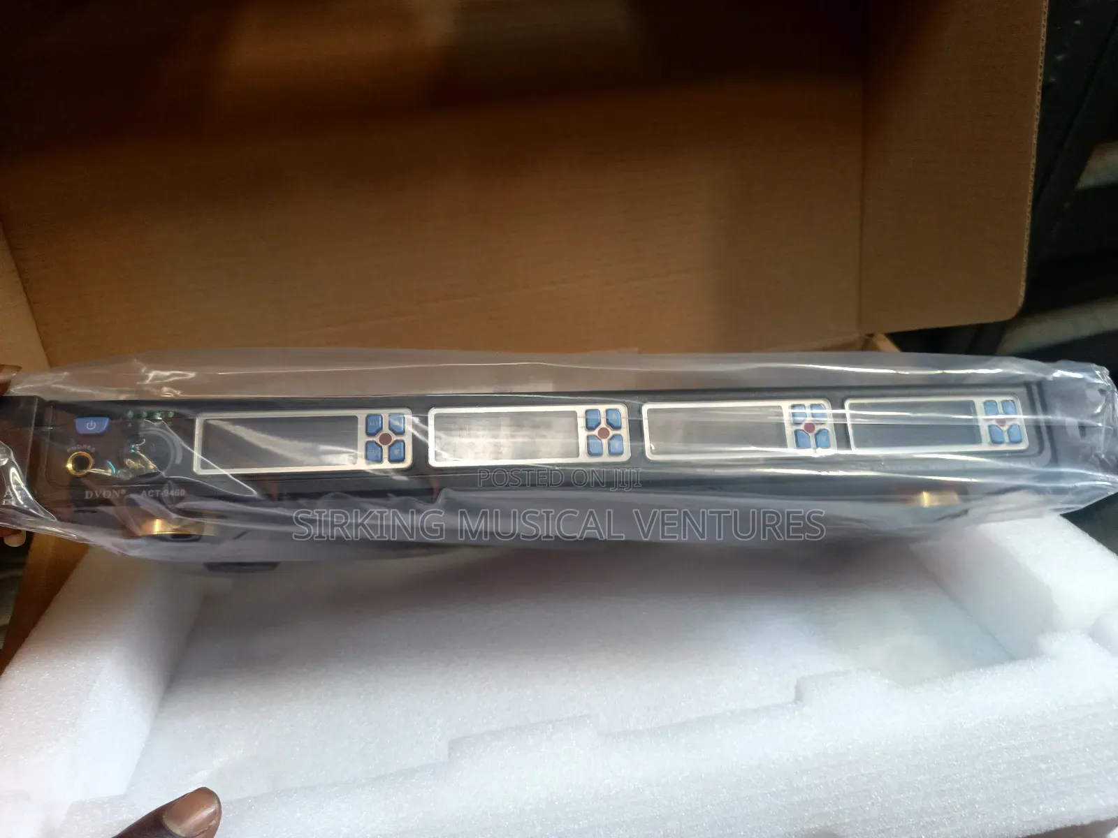 Devon 4 Handle Wireless Microphone