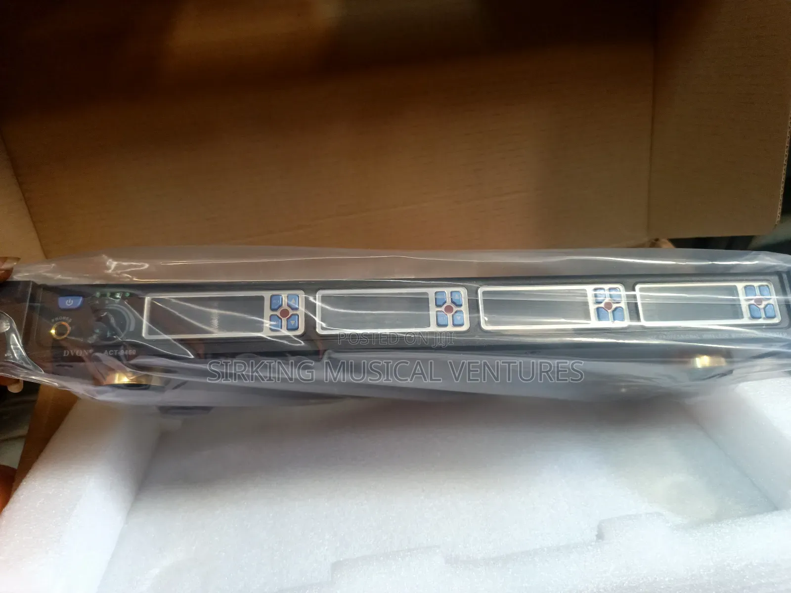 Devon 4 Handle Wireless Microphone