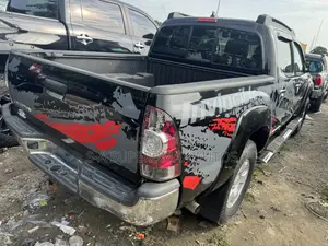 Toyota Tacoma 2015 Black