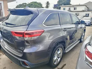 Toyota Highlander 2018 Brown