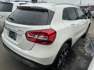Mercedes-Benz GLA 250 2017 White