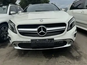 Mercedes-Benz GLA 250 2017 White