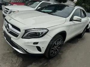 Mercedes-Benz GLA 250 2017 White