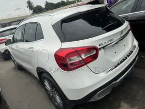 Mercedes-Benz GLA 250 2018 White