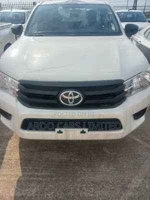 New Toyota Hilux 2024 White