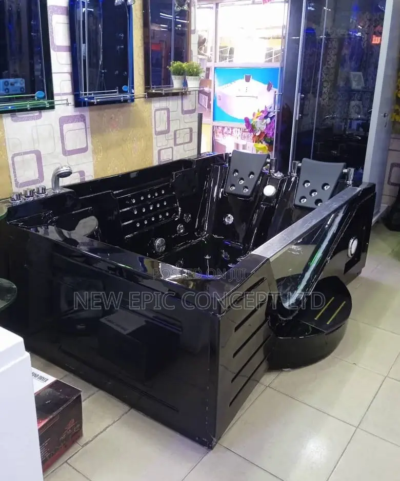 Executive Black Jacuzzi