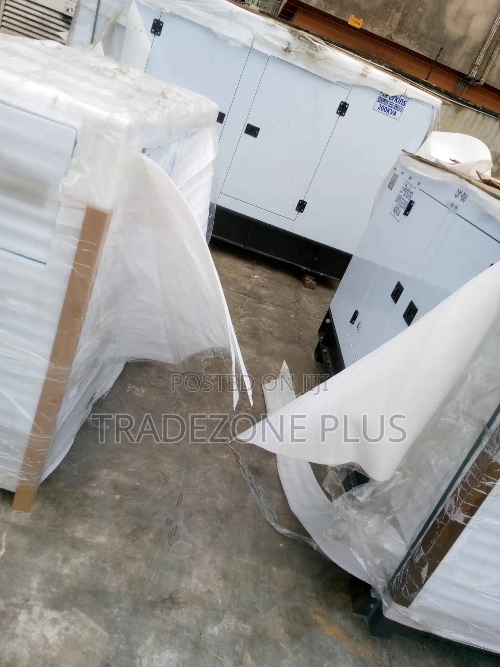 Effective Perkins 200kva Silent DIESEL Generator