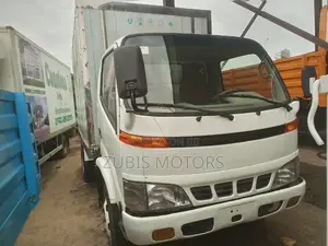 Toyota Dyna Container Body 2004 White