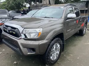 Toyota Tacoma 2015 Gold