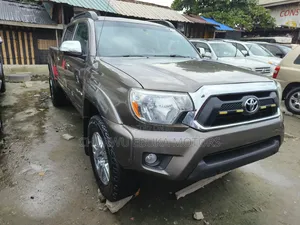 Toyota Tacoma 2015 Gold