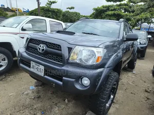 Toyota Tacoma Double Cab V6 2011 Gray
