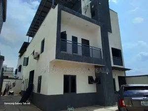 Photo - 1bdrm Block of Flats in Gwarinpa for sale
