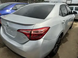 Toyota Corolla 2017 Silver