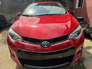 Toyota Corolla 2015 Red
