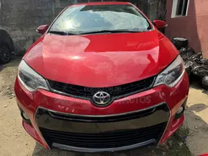 Toyota Corolla 2015 Red