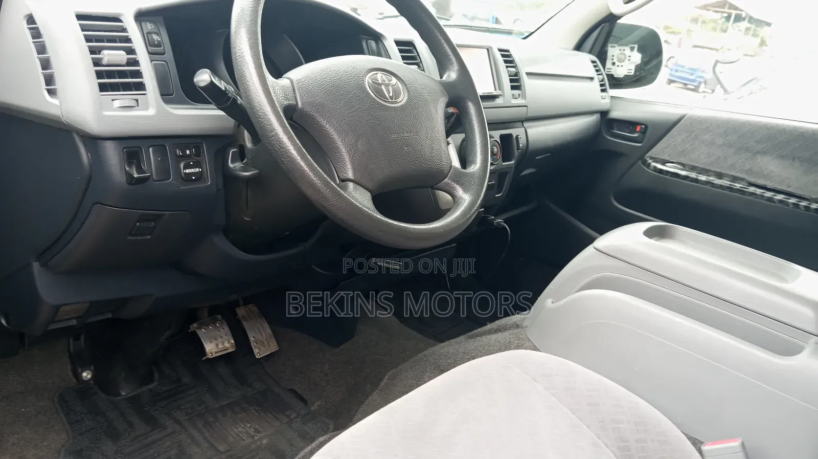 Toyota HiAce 2012 Black