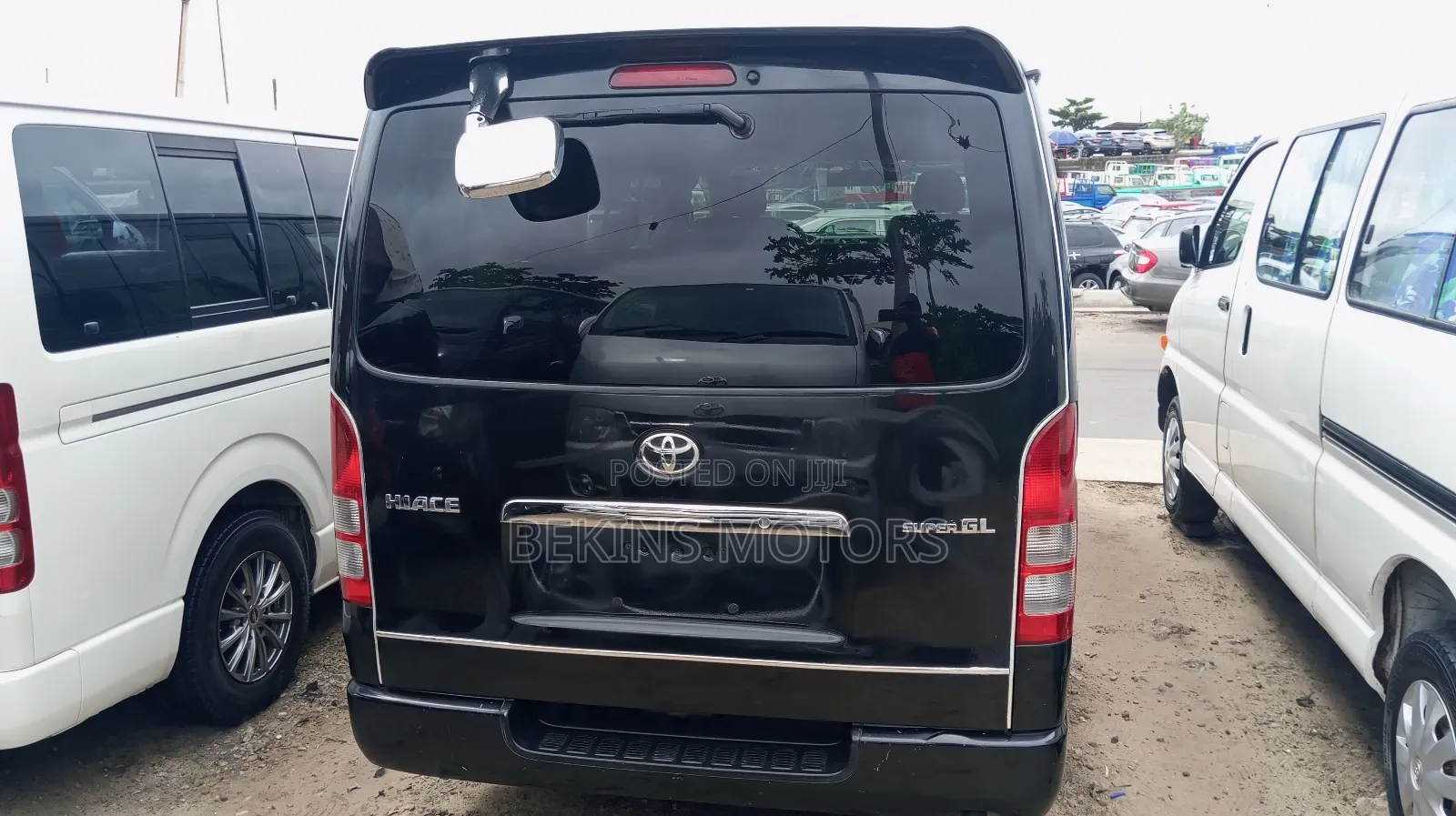 Toyota HiAce 2012 Black