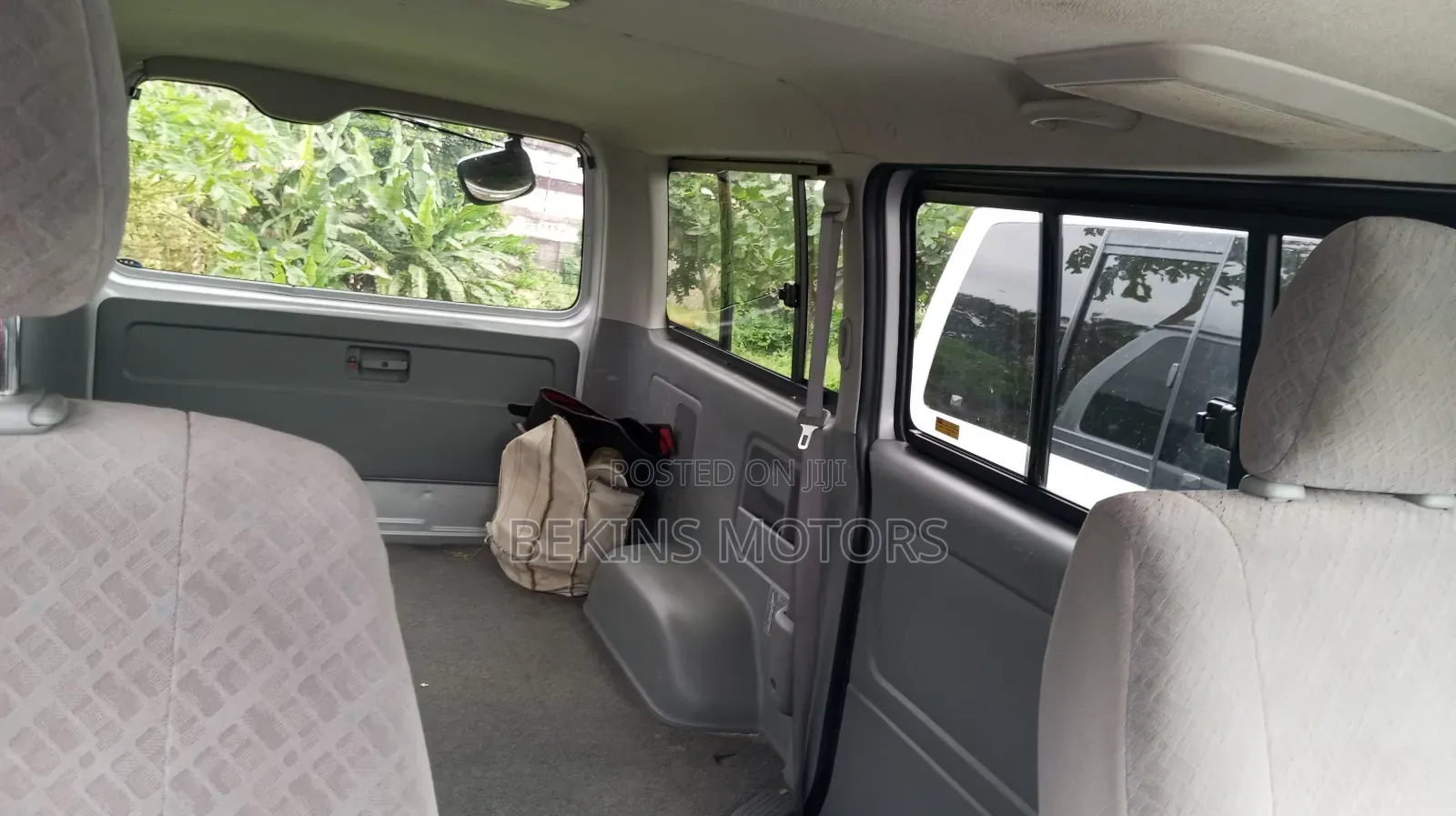 Toyota HiAce 2010 Silver