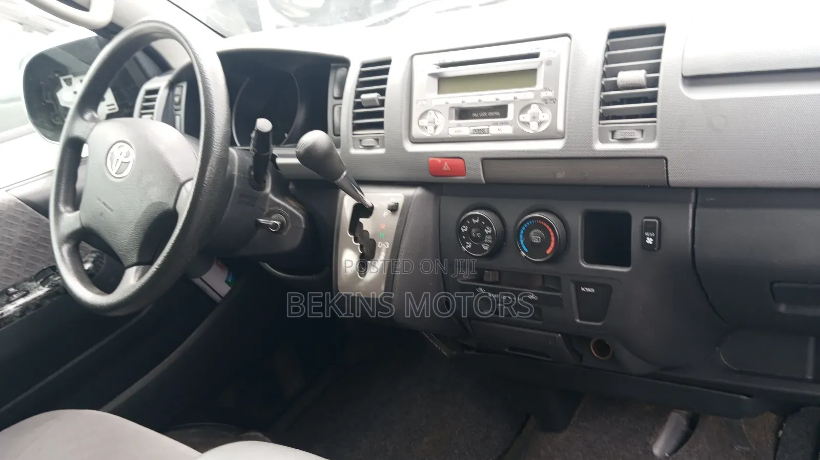 Toyota HiAce 2010 Silver