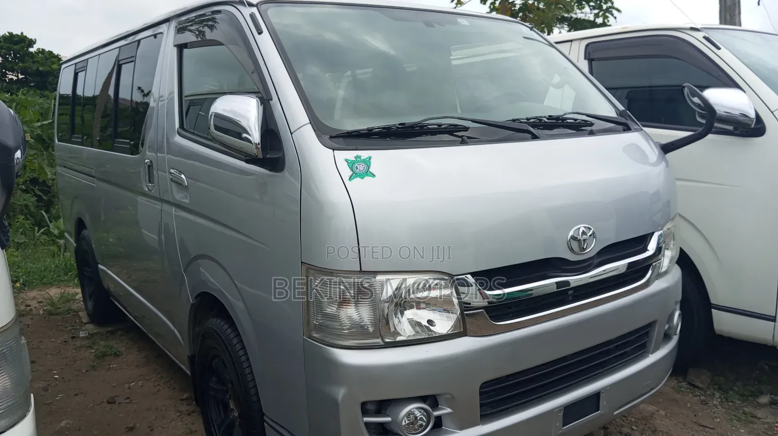 Toyota HiAce 2010 Silver