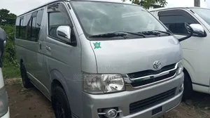 Toyota HiAce 2010 Silver