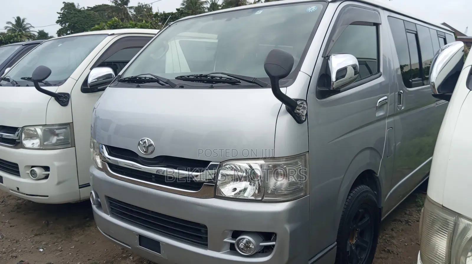 Toyota HiAce 2010 Silver