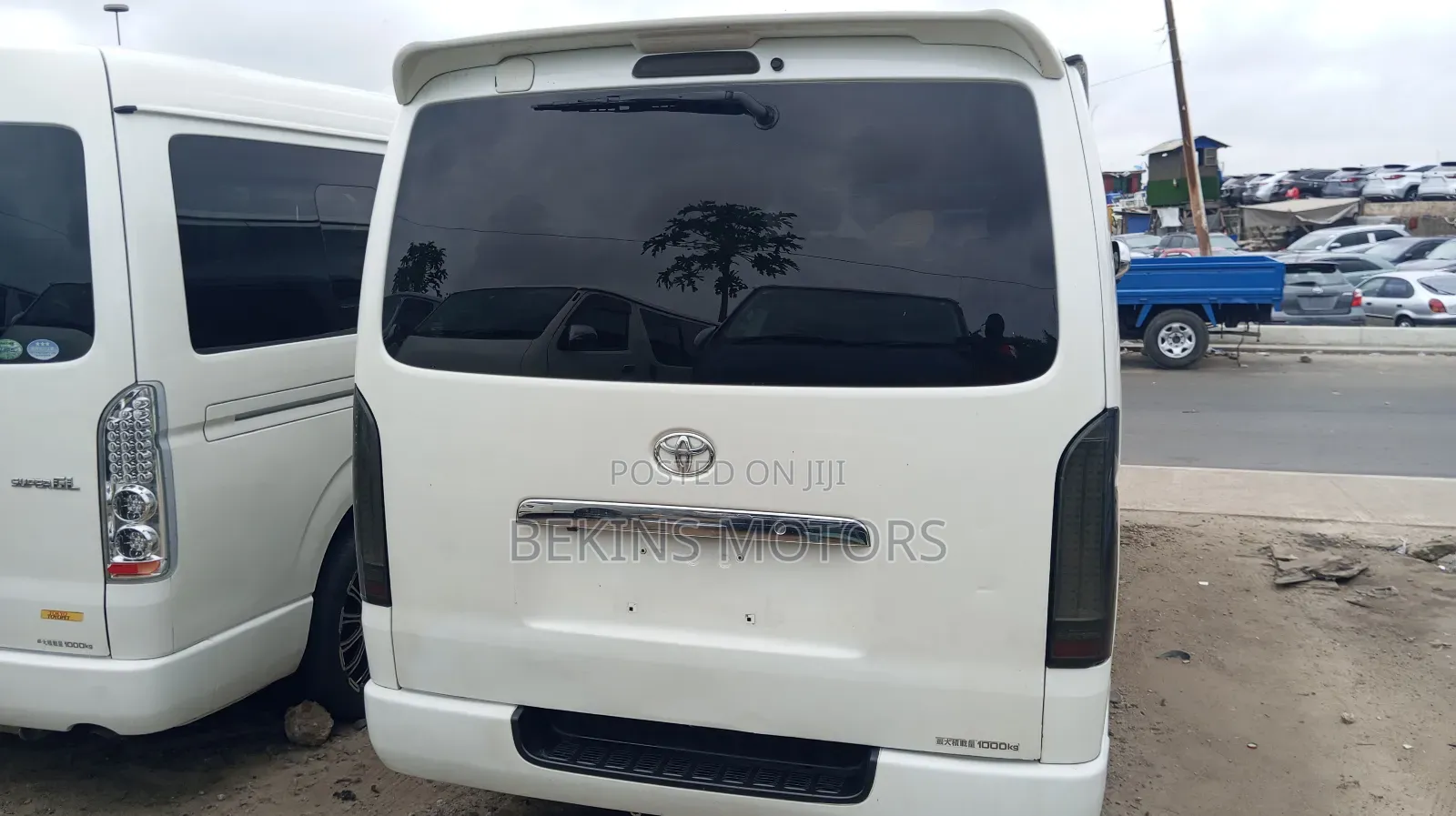Toyota HiAce 2012 White