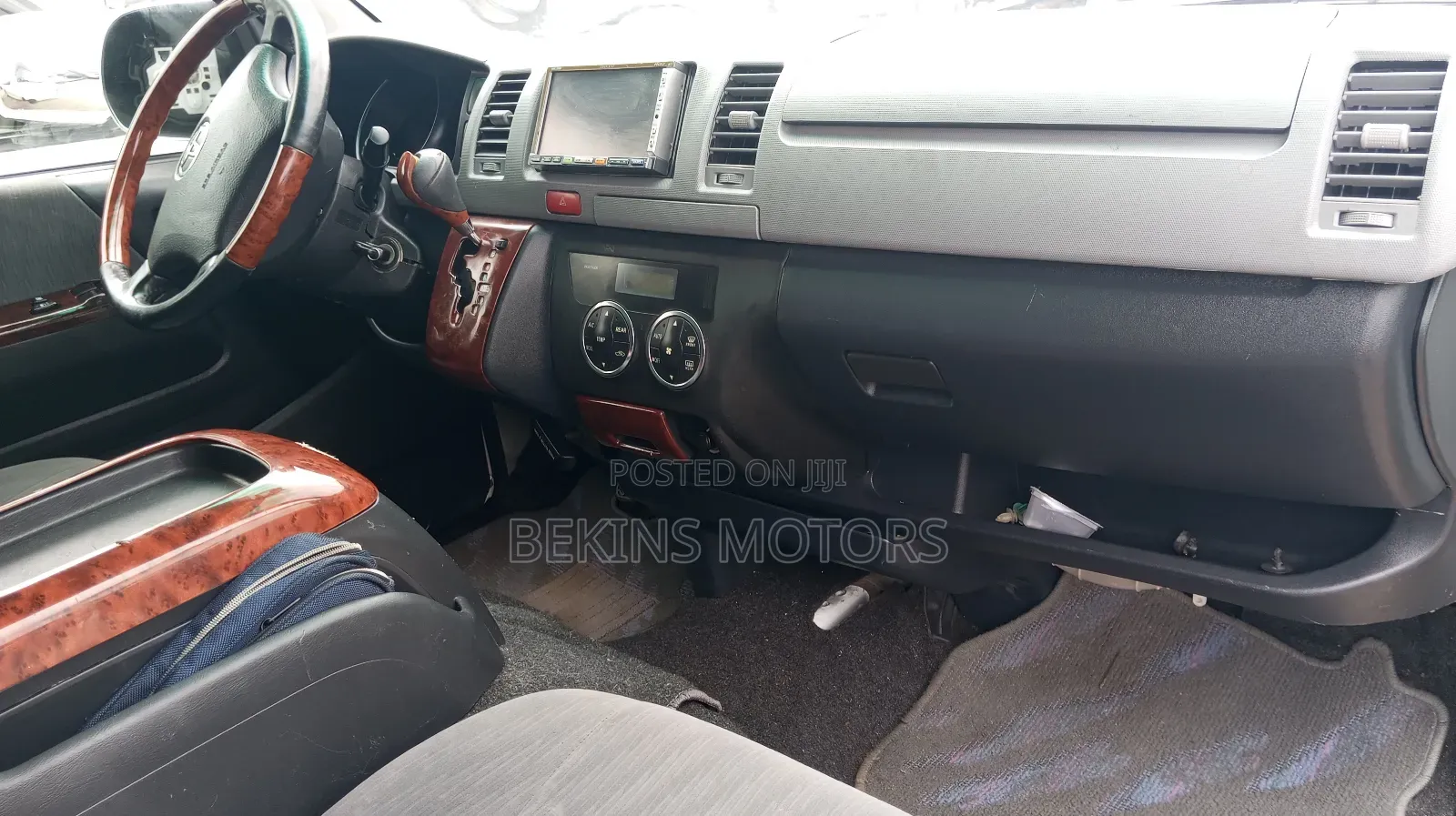 Toyota HiAce 2012 White