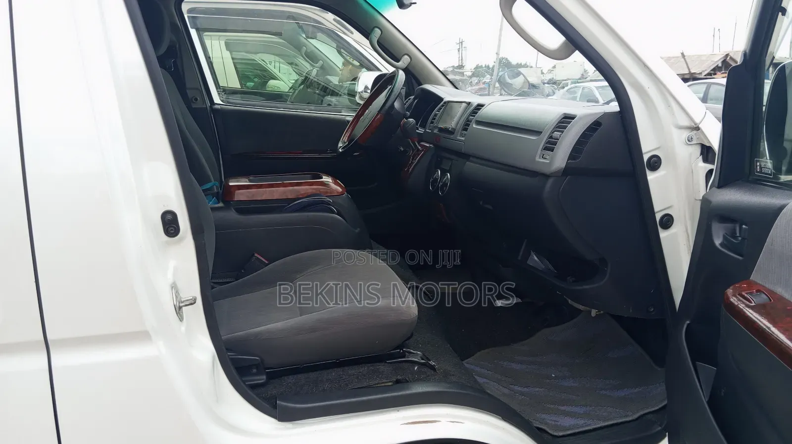 Toyota HiAce 2012 White