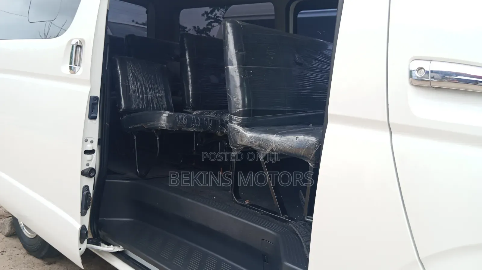 Toyota HiAce 2012 White